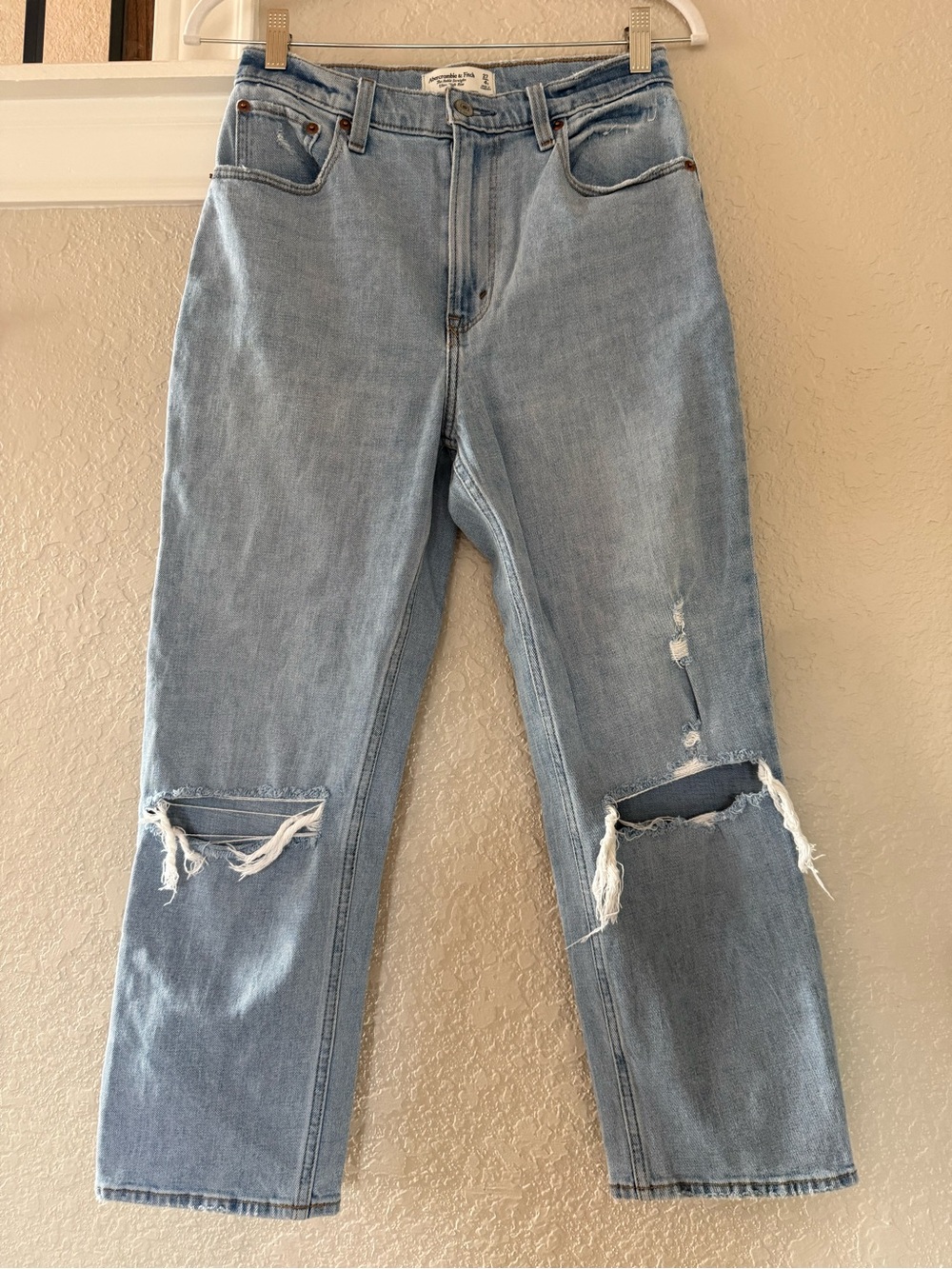 Abercrombie & Fitch The Ankle Straight Ultra High Rise 4 short - Picture 2 of 4